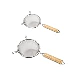 [ Material Duradero ] : Este colador está hecho de acero inoxidable. La malla fina, las tiras rígidas resistentes y el mango de madera hacen que este colador de acero inoxidable sea más duradero. El mango de madera también es más cómodo de usar y cómodo de usar.
