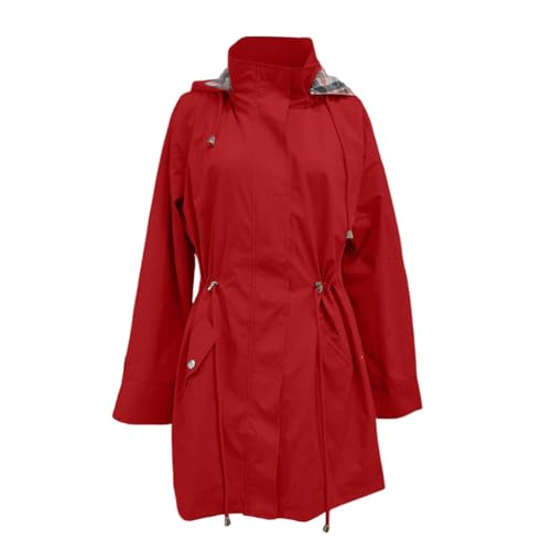 Veste de randonnée femme protégeant du vent lors de vos marches