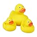 Produktbild Lena 65543 - Entenfamilie 3er Set, Mama Ente ca. 11cm und 2 Enten Küken ca. 5cm als Badewannen Spielzeug, Quietscheente zum Baden und Spielen, Badeente Familie, Entenset für Kinder ab 12 Monaten, gelb