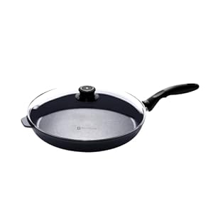 Swiss Diamond 12.5″ Nonstick Frying Pan with Lid, Dishwasher and Oven Safe Skillet, Non Stick Pan Made in Switzerland