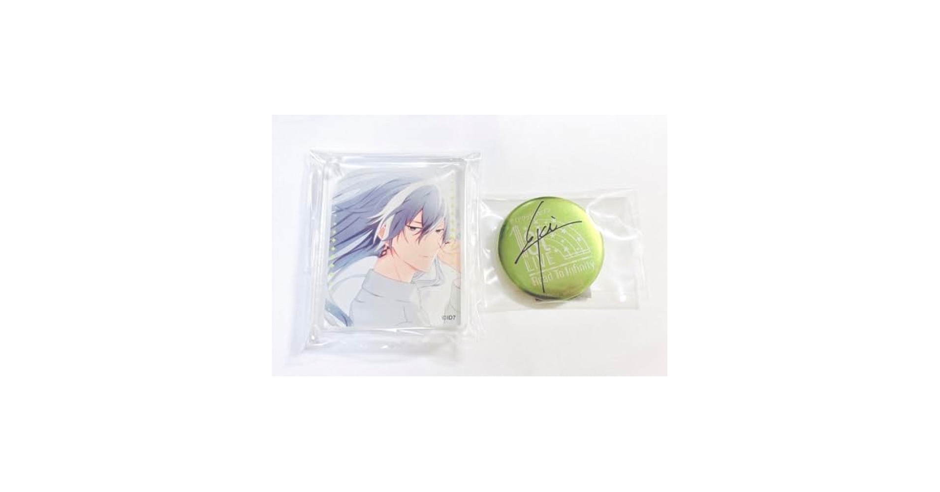 新品★アイナナ★アニカフェ【Re:vale】アクスタ★缶バッジ★CoLotta 新品☆アイナナ☆Re:vale【千】アニカフェ☆アクスタ＆缶バッジ☆2点