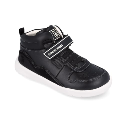 Bottines Barefoot Biomecanics pour apprendre à marcher au parc - 4