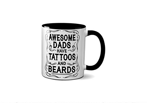 Tazza in ceramica bianca con scritta “Awesome Dads Have Tattoos and Beards Fathers Day Dad” (Prime)