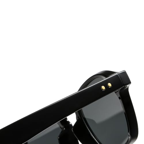 Lunettes de soleil polygonales pour sublimer un look punk transparent