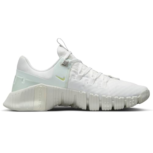 Nike Women's Free Metcon 5 Premium Workout Shoes2