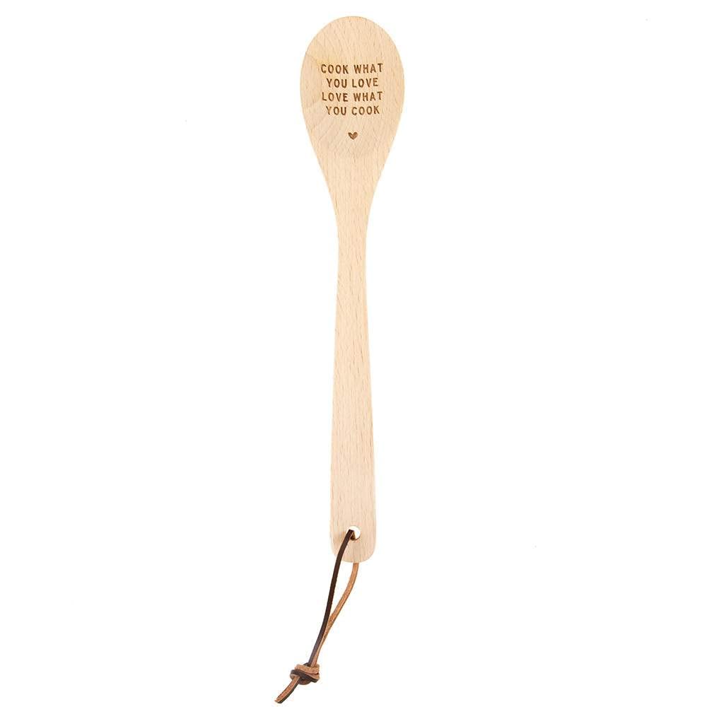 Cuillères en bois de table pour exprimer votre amour de la cuisine