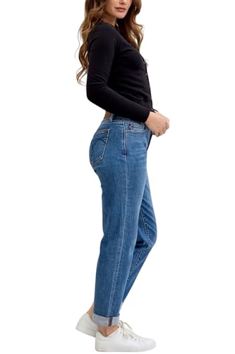 Judy Blue Classic Mid Rise Embroidered Cuffed Boyfriend2