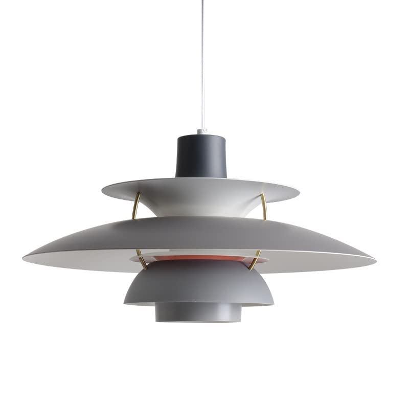 Lustre orange moderne de style danois pour une salle à manger chaleureuse