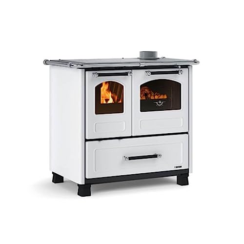 Nordica FAMILY 4,5 Dx Rivestimento esterno in acciaio porcellanato. Porta fuoco panoramica con doppio vetro. Forno smaltato da 41 litri con porta a doppio vetro. Telaio in ghisa vetrificata. Centrino