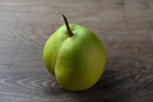 Fresh delicious Bartlett Pears by RawJoy Farms, 2 Pound