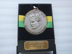 Amazon.co.jp: F1 ワールドチャンピオン アイルトン セナ 記念メダル