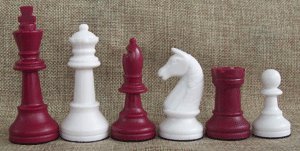 G+K Kunststofftechnik UG Schachfiguren Nr. 45002 Weiss/rot, Königshöhe 93 mm, mit Filzsockel, Staunton Form Cover