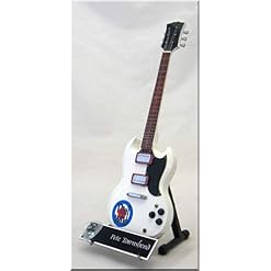 PETE TOWNSHEND Guitare Miniature avec médiator The WHO (2) - Les Beatles, Paul McCartney, John Lennon, RIngo Starr, George Harrison PETE TOWNSHEND Guitare Miniature avec médiator The WHO (2) – Image 2
