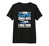 Algunas Chicas persiguen Chicos I Pass Them Funny Nadador Chica Camiseta Premium