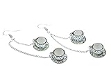 ++ Kleine Tassen aus echtem Porzellan als lange Ohrringe. Immer zwei Tassen an einem kleinen Kettchen. In andern Designs und als Ring und Kette im Shop! - Material Anhänger: Porzellan - Haken und Ösen: versilbert Länge der Anhänger (ohne - Haken): ca. 55mm Lieferumfang: 1 Paar Ohrringe