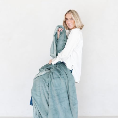 SARANONI Oversized Luxury Blanket | Breathable Super Soft, Lush, Plush Comfy Blankets for Adults | Eucalyptus - X-Large 60â€ x 80â€