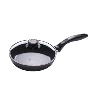 Swiss Diamond 8 Inch Frying Pan with Lid – HD Nonstick Diamond Coated Aluminum Skillet – Dishwasher Safe and Oven Safe Fry Pan, Cover Included