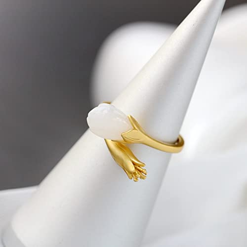 Bague vintage ajustable en jade blanc pour sublimer vos soirées