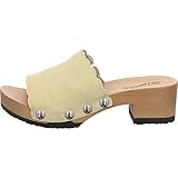 Der zarte Ton erinnert an Blütenblätter einer Frühlingsblume und lädt zu Kontrasten mit kräftigeren Farben ein. Romantische Bordüre in Wellenoptik unterstütz den Boho Vibe.