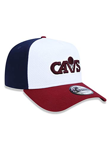 Bone 940 Cleveland Cavaliers NBA Aba Curva Branco/Marinho New Era