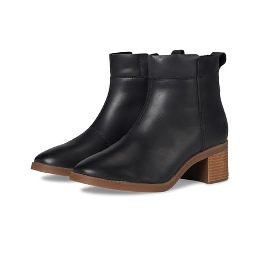 Clarks Bota feminina Lileigh Charm Ankle Boot, couro preto, 7 largo, Couro preto, 7 Wide
