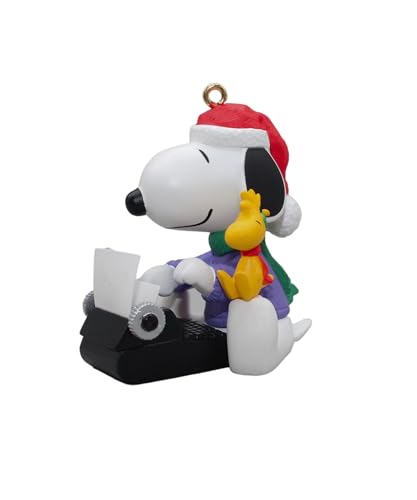 Hallmark Keepsake Ornament – Literary Ace Spotlight on Snoopy 2002 (QX8043)