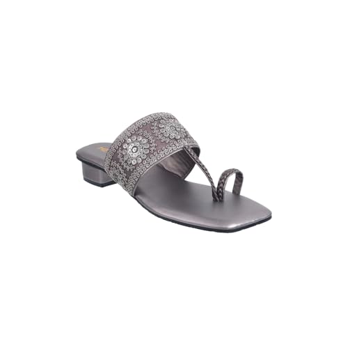 Image of Metro Women Embellished Ethnic Kolhapuri Block Heel Slip-on Sandal