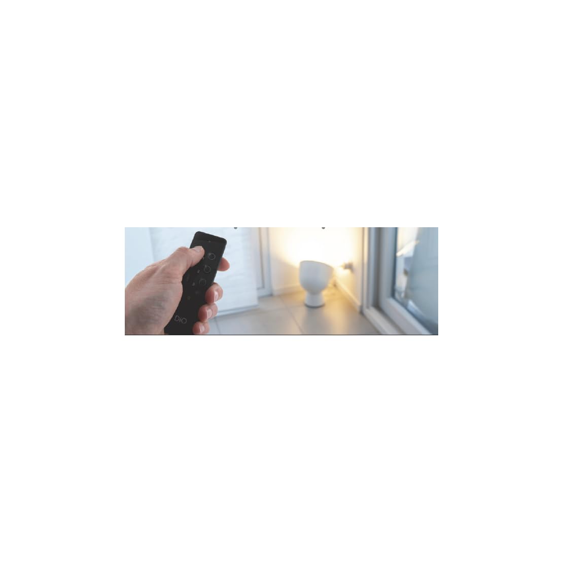 Kit 4 Prises Nano On/off + Télécommande 4 Canaux – DiO 1.0, Blanc Et Noir