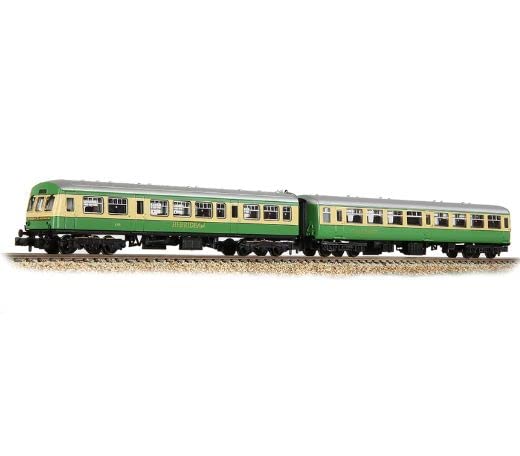 Graham Farish374-995 BR Highlander Coach Pack Mk2 TSO and Class 101 DTCL BR Highland Rail Green and Cream N Gauge