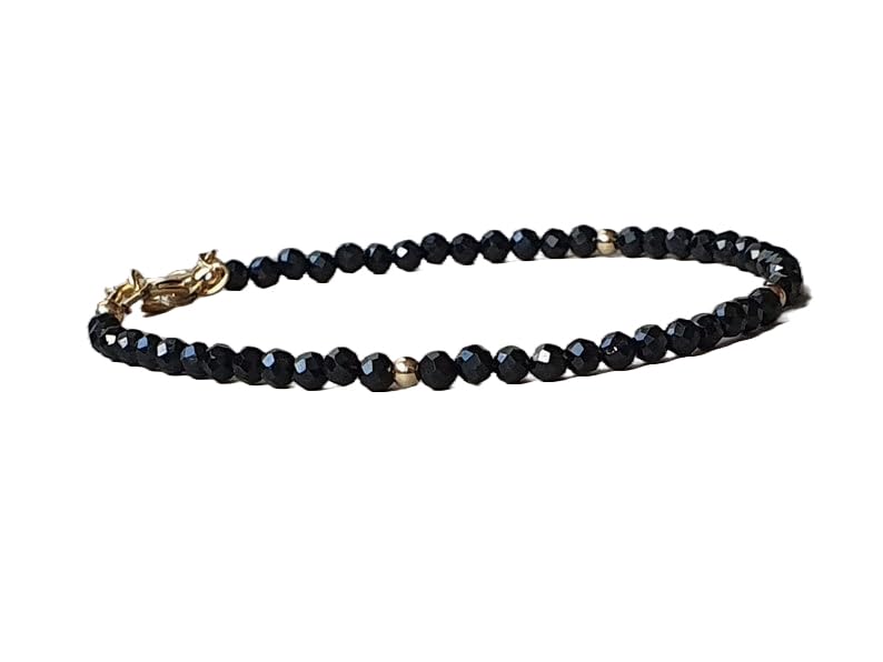 Bracelet spinelle noir en argent 925, un bijou minimaliste et délicat pour sublimer votre poignet