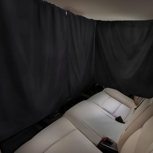 Rideau séparation voiture contre le soleil pour s'habiller à l'arrière avant une fête