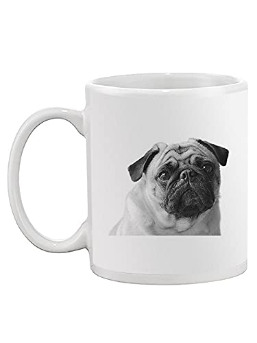 Shutterstock - Taza con cara triste, imagen de Pug...