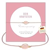 happymaker - Rosenquarz Armband Damen, handgemacht in Deutschland, Edelstein Armband rosa mit vergoldeten Perlen, Geschenkverpackung als Kraftgeber Geschenk für Frauen und Mädchen