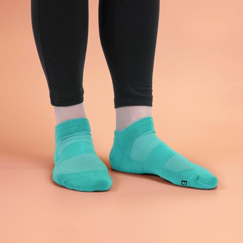 Image of BambooMN Men and Women's Rayon from Bamboo Low Cut Ankle Socks for Sports, Work and Everyday Wear - 4 Pairs - Unisex Sizing