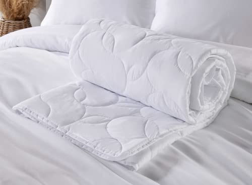 The Duvet & Pillow Company SUPER KING SIZE 2.5 TOG DUVET Summer Duvet Lightweight | Hotel Quality Bound Edges | Helps with Menopausal Night Sweats | MADE IN UK