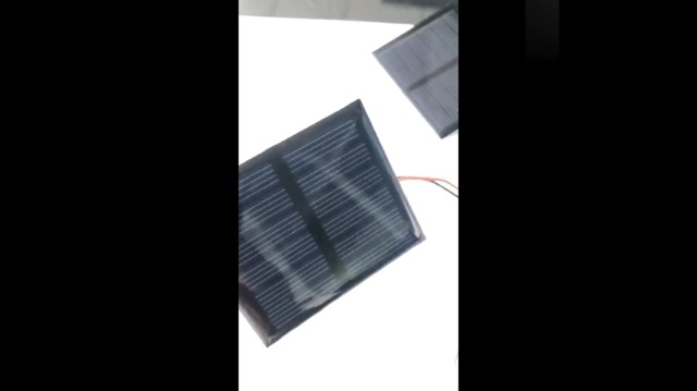 Pannello Solare Portatile 0.7W 1.5V - Mini Caricatore Per Batterie 1.2V Fai Da Te