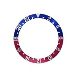Scala luminosa delle 24 ore: con numeri incisi ad alta definizione in un classico layout delle 24 ore. Disponibile in iconiche combinazioni di colori come nero-rosso e blu-rosso per valorizzare all'istante l'aspetto del quadrante del tuo orologio.