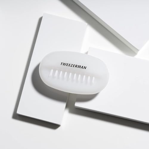 Image of Tweezerman Dual Surface Nail Brush