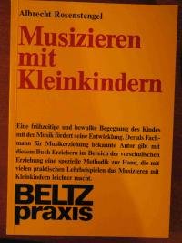 Paperback Musizieren mit Kleinkindern. [German] Book