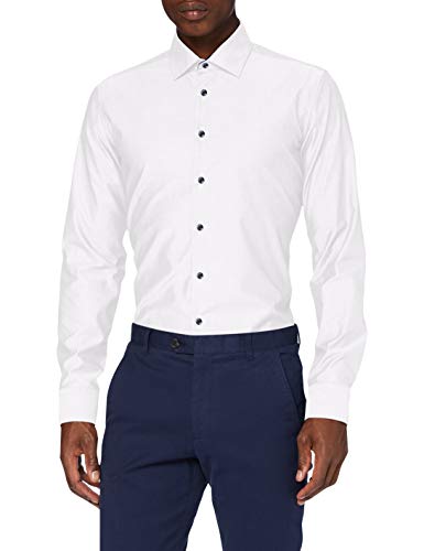 Il taglio attillato extra slim fit evoca una silhouette sottile e mette sapientemente in scena la parte superiore del corpo degli uomini – ideale per tutti coloro che vogliono sottolineare la loro figura atletica