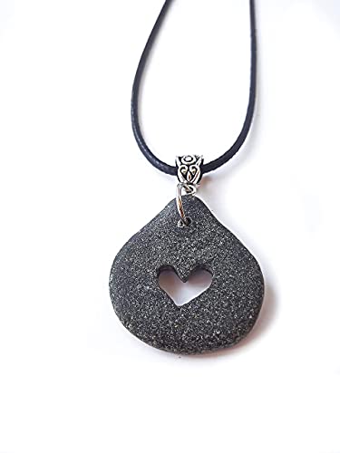 Colgante con corazón, regalo día de los enamorados, amor, love, lohas, amuleto, San Valentín. Amuleto, Sant Jordi, estilo Boho chic, piedra del Mediterráneo