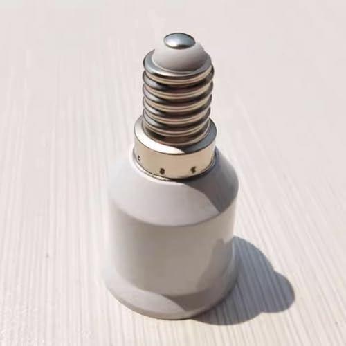 Adaptateur E14 à E27 pour installer facilement vos ampoules standards