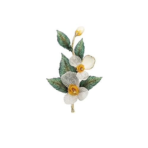 Broche mariage rose fleur brodée pour transformer instantanément une tenue simple en costume de luxe