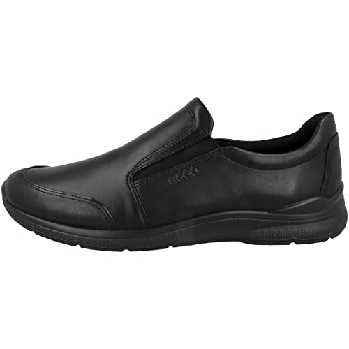Il modello slip-on è una rivisitazione moderna della classica silhouette dei mocassini