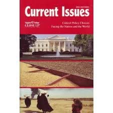 Paperback Current Issues : Critical Policy Choices Facing the Nation and the World : 2004 Edition Book