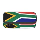 Diseño de impresión completa de la bandera de Sudáfrica: este estuche grande cuenta con un vibrante diseño de impresión completa de la bandera de Sudáfrica que añade un toque de estilo a tus artículos esenciales diarios. Perfecto para estudiantes, adolescentes y adultos que aman los accesorios coloridos y únicos.