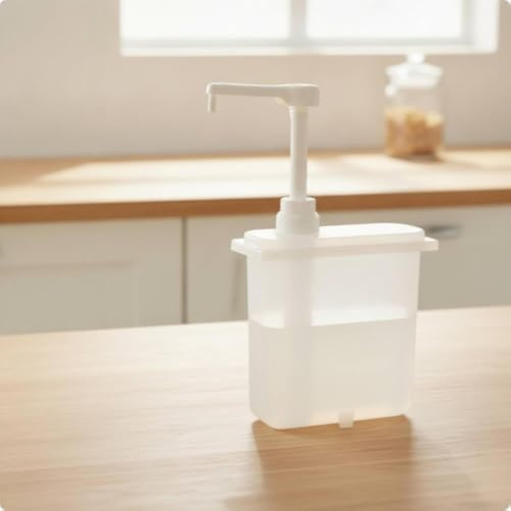 Hand Pump Dispenser for Countertops, 1L Juice Press
