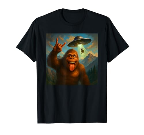 Bigfoot UFO Selfie with Funny Alien Invasion Humor Novelty T-Shirt