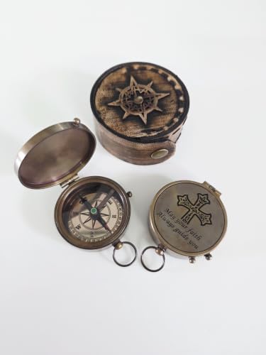 Brújula de bolsillo artesanal de latón con estuche de cuero, con cruz cristiana grabada y mensaje “Que tu fe siempre te guíe”, diseño vintage para hombres, papá, esposo y viajeros miniatura 1