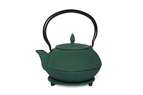 Maoci - gusseisen Teekanne+Untersetzer im Geschenkset Arare 1,2ltr. moosgrün Neue Edition 2021 Cover